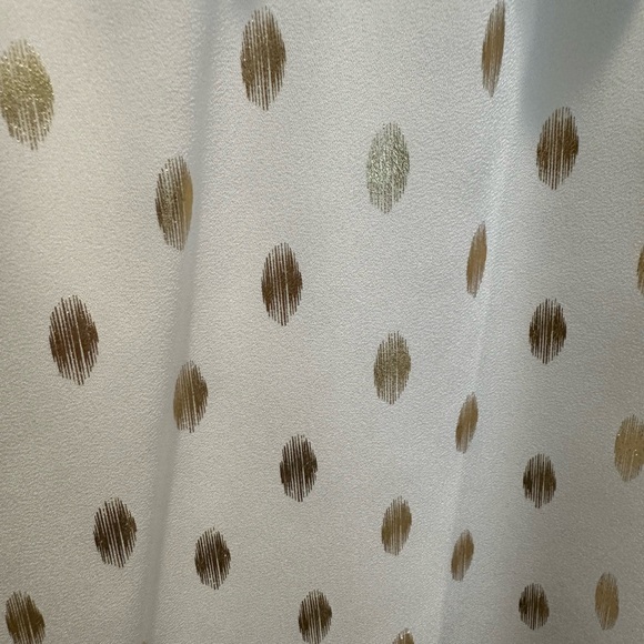 Stunning white top with tie at back and wrist - Picture 11 of 12